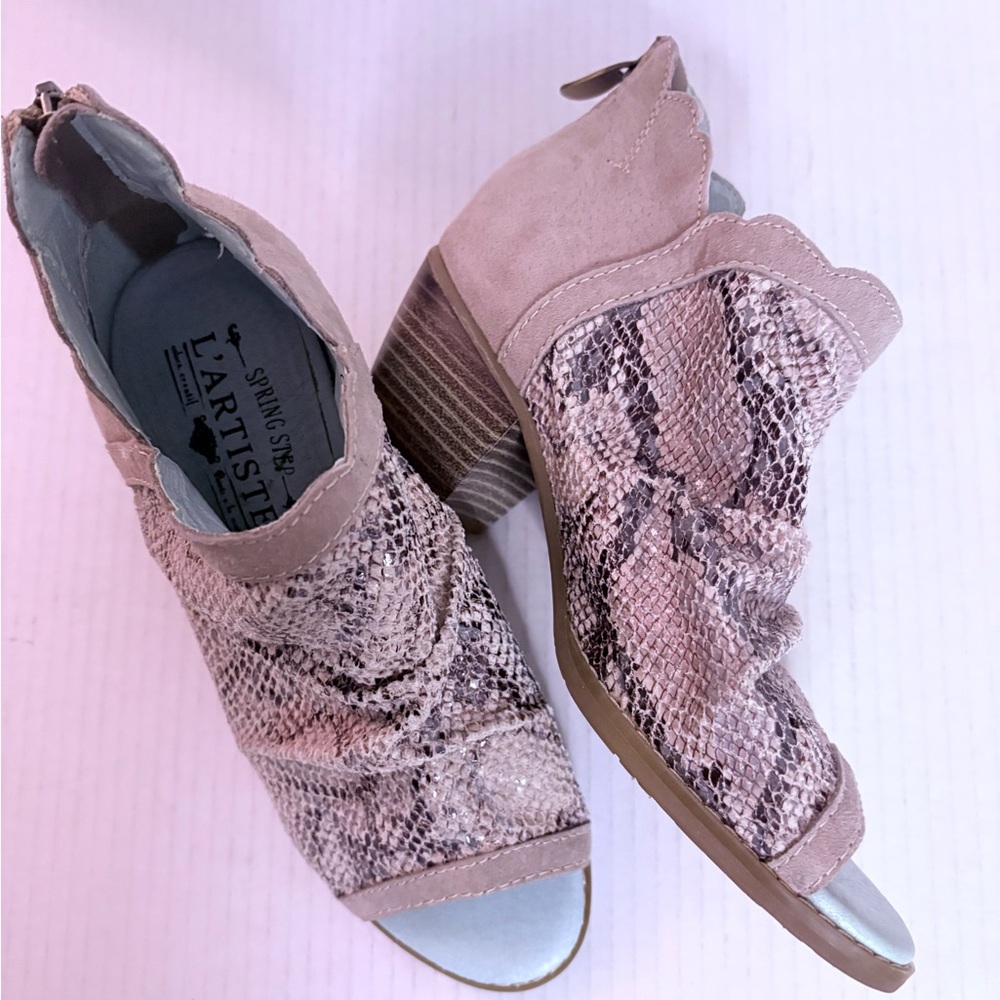 L' Artiste Spring Step Snake Print Low Suede Booties Women's 5.5 Peep Toe - Picture 4 of 12
